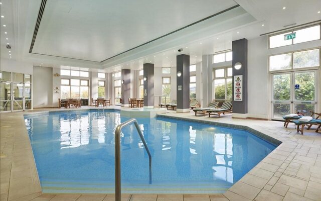 DoubleTree by Hilton Dartford Bridge