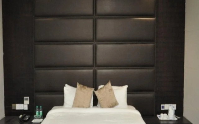 UNA Smart Radiant Plaza