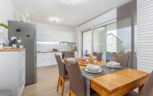 Awesome Apartment in Vantacici With Wifi and 2 Bedrooms
