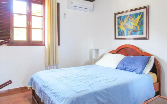 Casa com lazer a 750m da Praia de Massaguacu SP