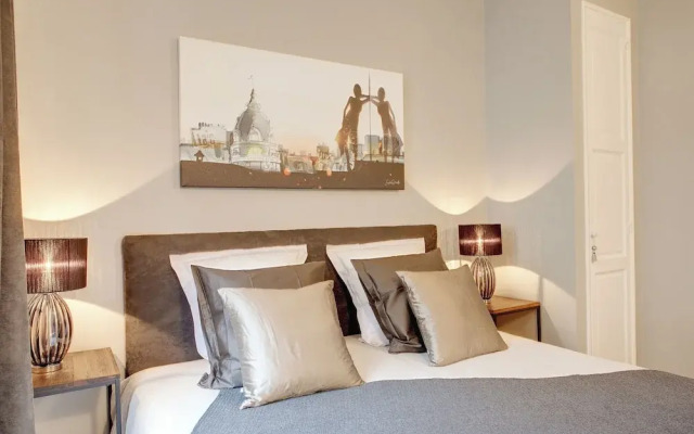 Paris Blanc Manteau Residence