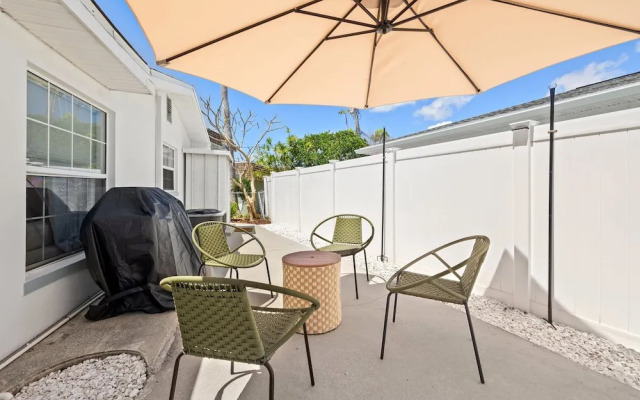 Barefoot Bliss Tropical Retreat in Treasure