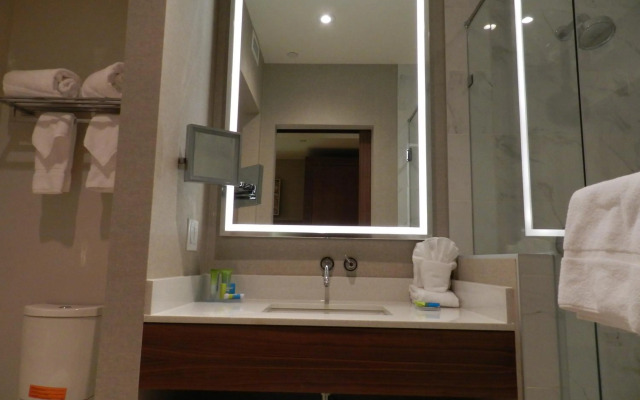 Radisson Hotel & Conference Centre Calgary Airport