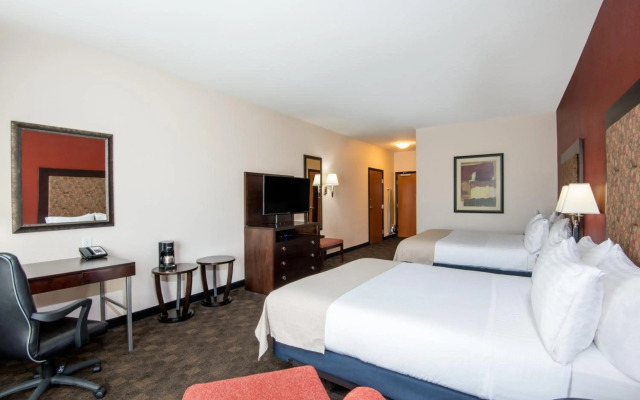 Comfort Suites Visalia Convention Center