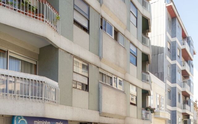 Figueiroa Apartments