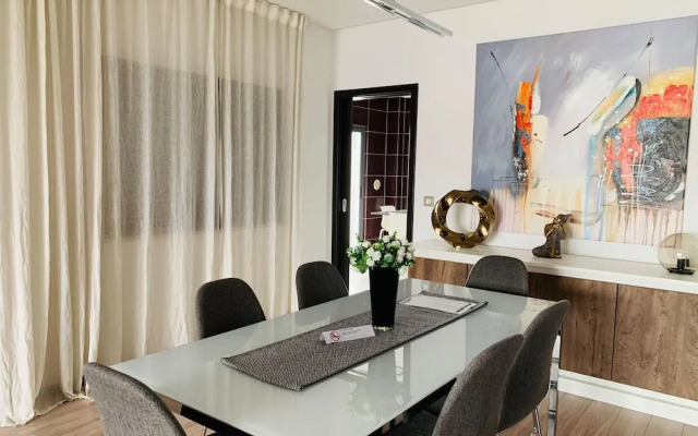 Modern Flat Near Lisbon