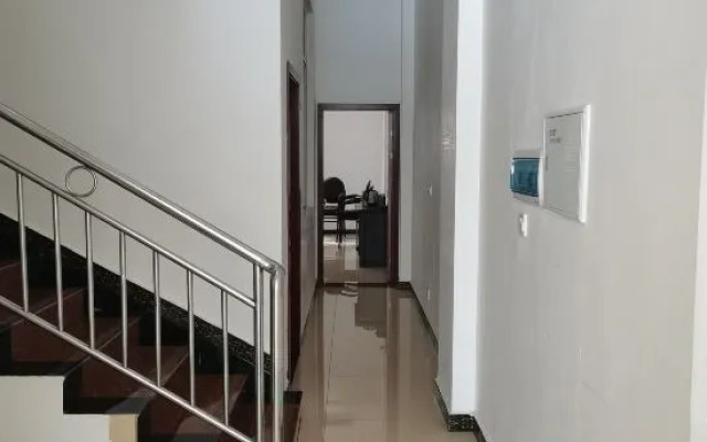 Baoxing Xinyuan Hotel