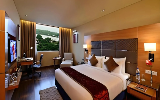 Country Inn & Suites by Radisson, Goa Panjim – Guest Rooms – Panaji