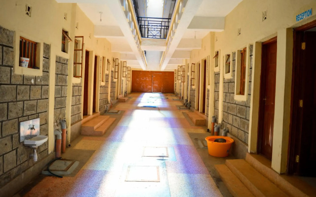Saboti Hotel
