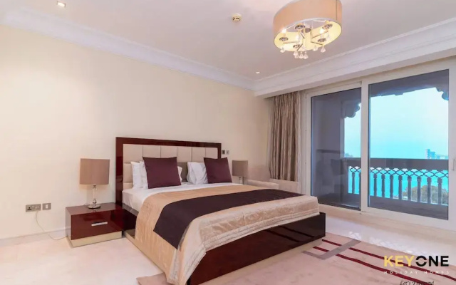 Grandeur 2BR Small Room & Beach Access