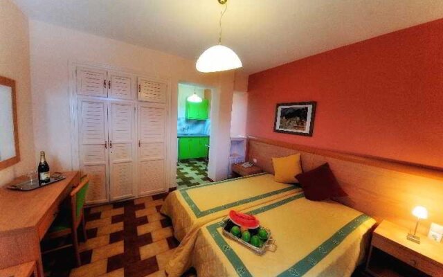vassilias beach hotel