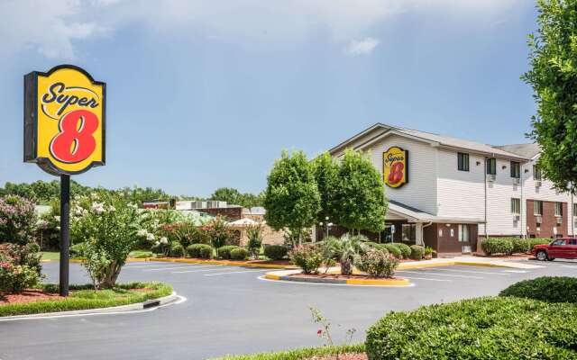 Coastal Inn & Suites - Wilmington, NC