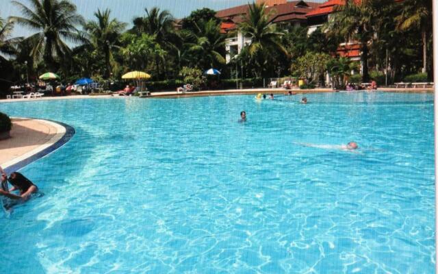 View Talay 1B Apartments