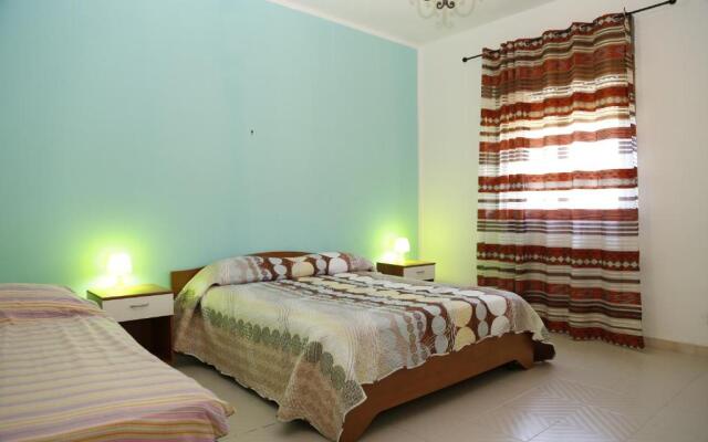 Villa Giù, indipendent villa near airport and sea