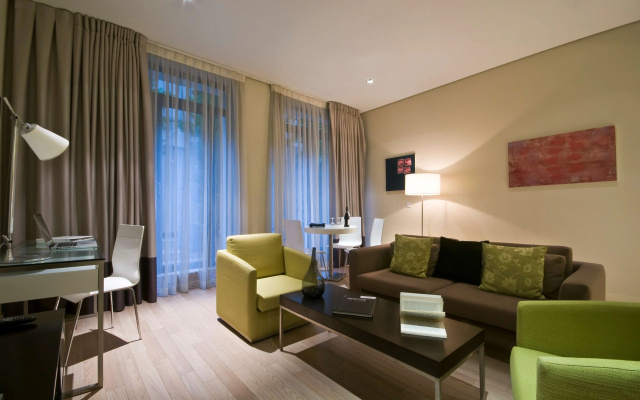 B-aparthotel Grand Place