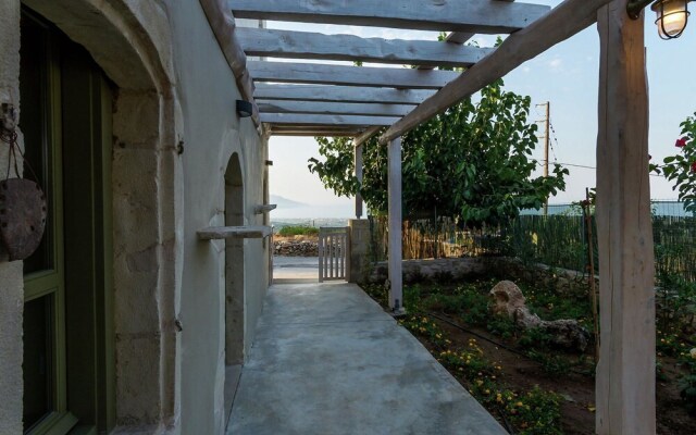 Traditional Stone Built Villa With Private Pool Near Tavern & the Beach