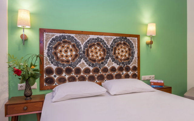 Aris Hotel