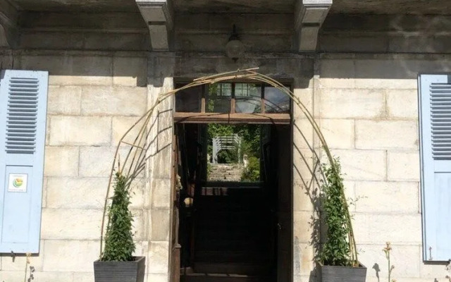 Le Grand Cedre