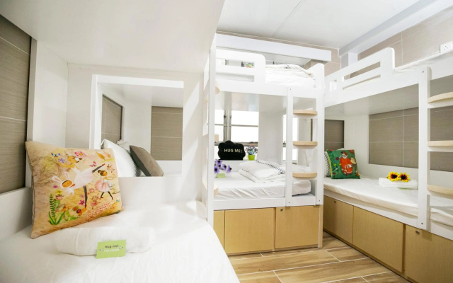 Smiley Inn – Guest Rooms – Kowloon
