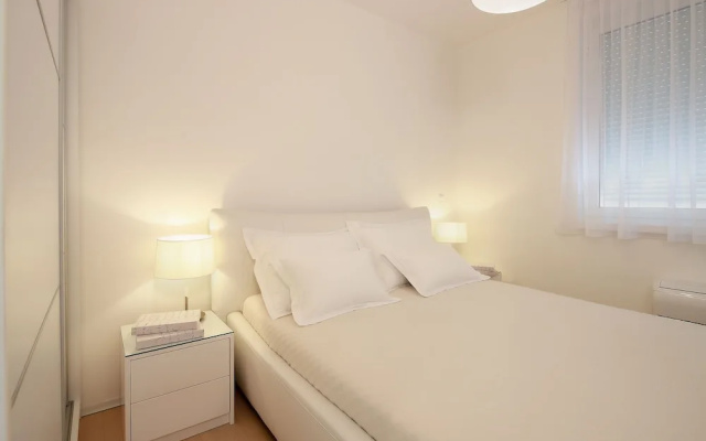 Modern apartment near the sea