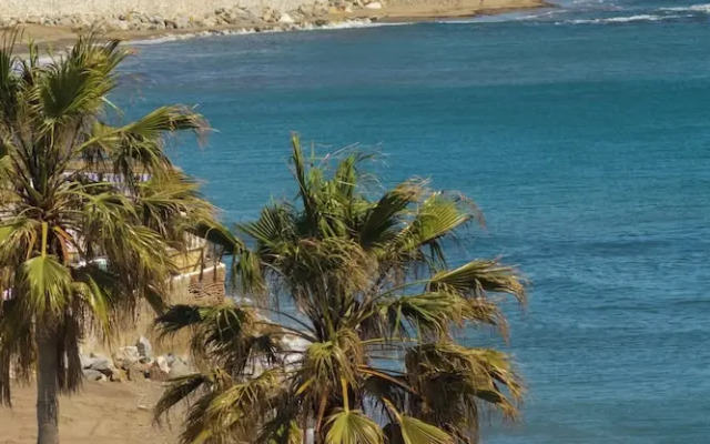 1 Line Beachfront Apartment With Stunning sea View