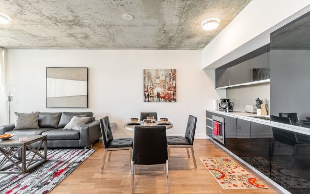 Stunning New 1BR Suite Trendy Queen West