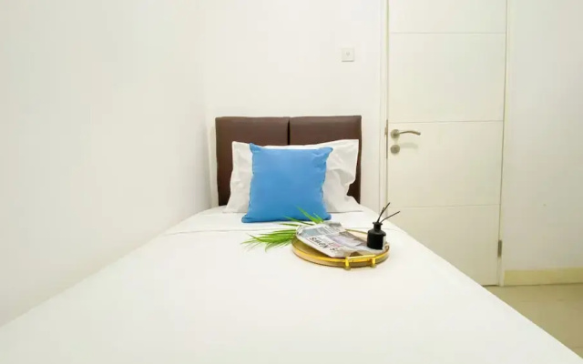 Relaxing And Homey 2Br At Bassura City Apartment