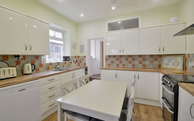 Brightwater Ground Floor Apartment up to 6 Guests