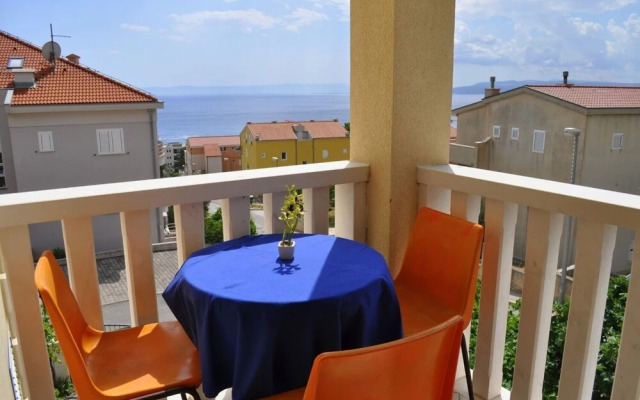 Ivi - big Parking and Courtyard - SA4