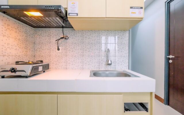 Comfort And Cozy 2Br Royal Heights Apartment