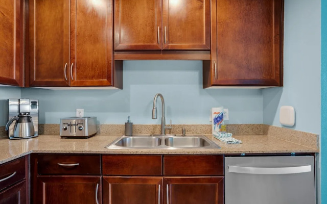 Laketown Wharf 607