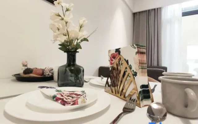 Rongju Hotel (Xujiahui Shanghai Stadium)