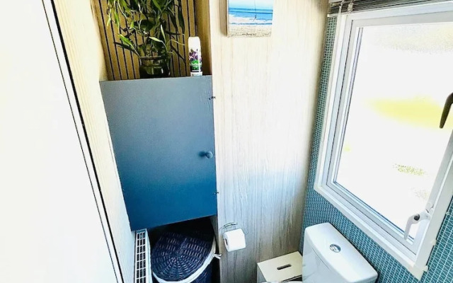 Cozy Newquay Lodge With Private Hot Tub,