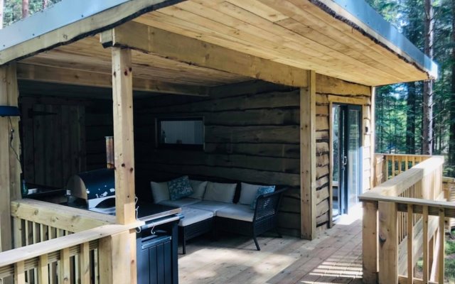 Remarkable 1 Bed Treehouse 10 Mins From Inverness