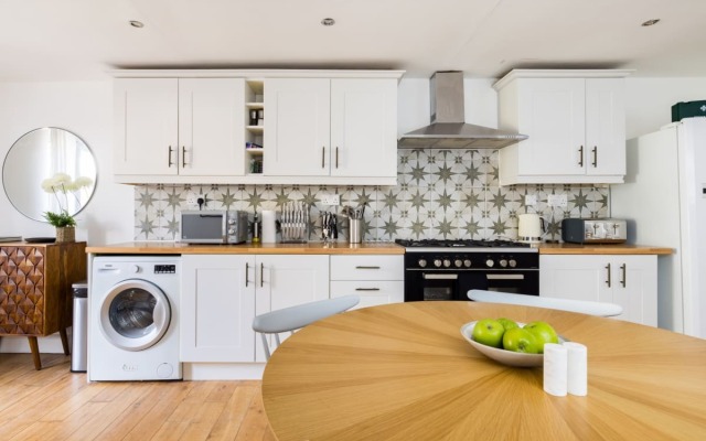 The Camberwell Nook - Lovely 5BDR House with Garden