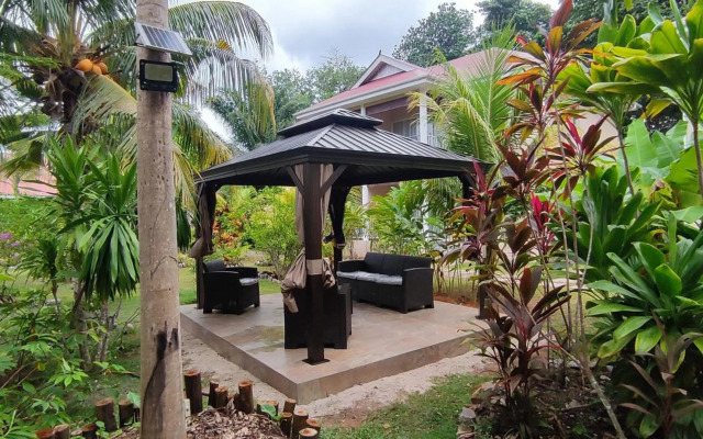 Villa Rafia Guesthouse