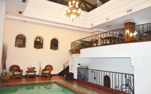 Gardi Hotel & Suites