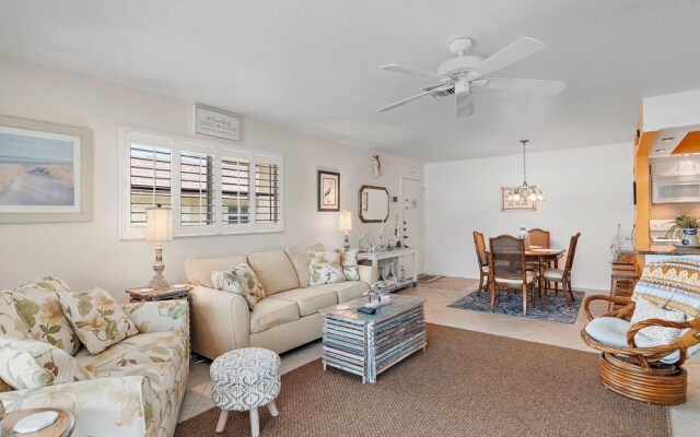 Serenity On Sutton 2 Bedroom Townhouse by RedAwning