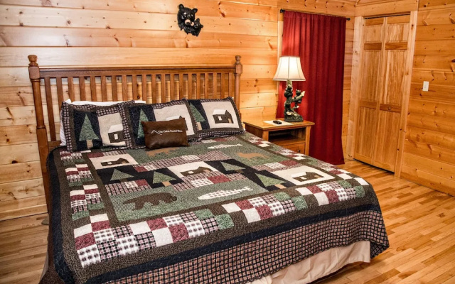 Coppertop 4 Bedrooms 5 Bathrooms Cabin