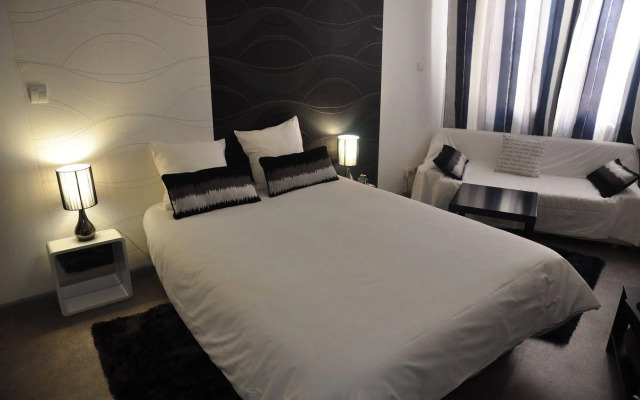 Hotel M