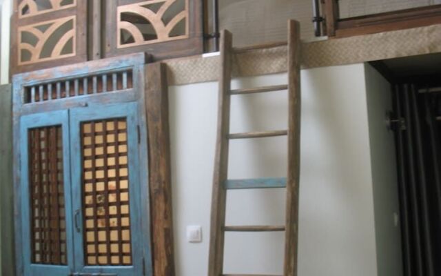 Pavillion du Chateau de Saint Augustin