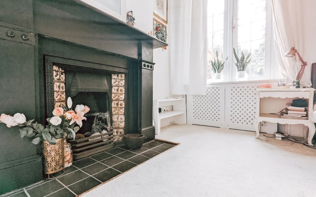The Clapham Apartment With Private Patio