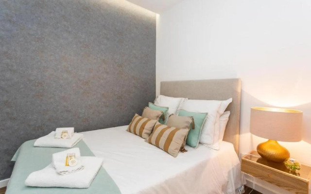 Elegant 2 Bedroom Apartment in Iconic Alfama!