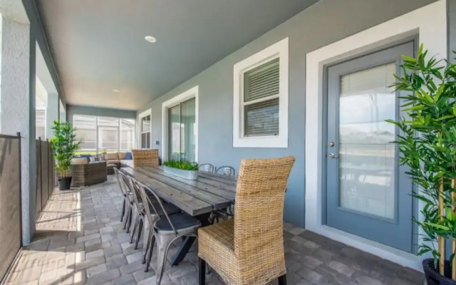 Furnished 8 Bed 5 Bath Villa