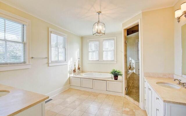 711 Carolina Boulevard