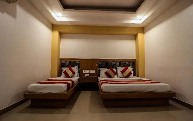 OYO Rooms Arakashan Road 3