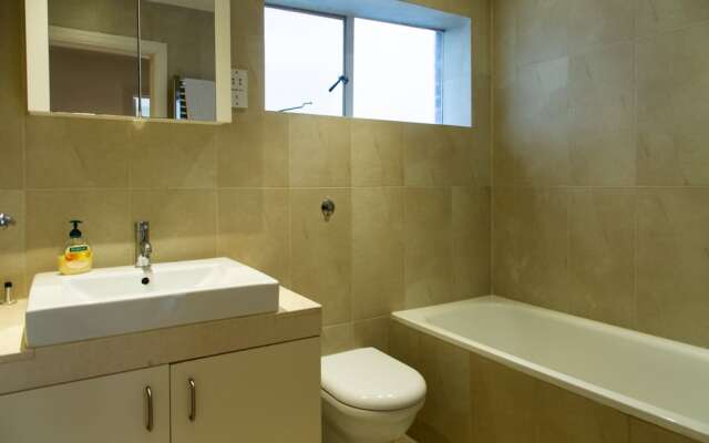 3 Bedroom House In Bayswater