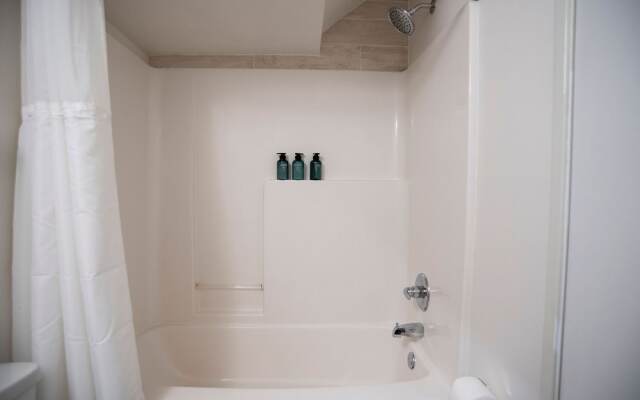 3BR CozySuites TheBlock-SkybridgeAccess2