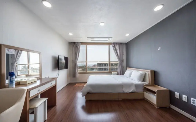 Seogwipo Beach Hotel