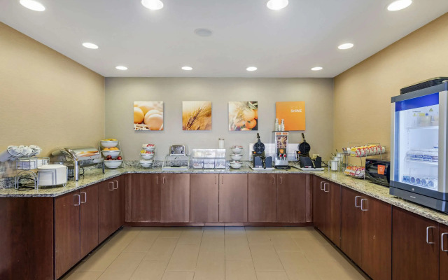 Comfort Inn & Suites